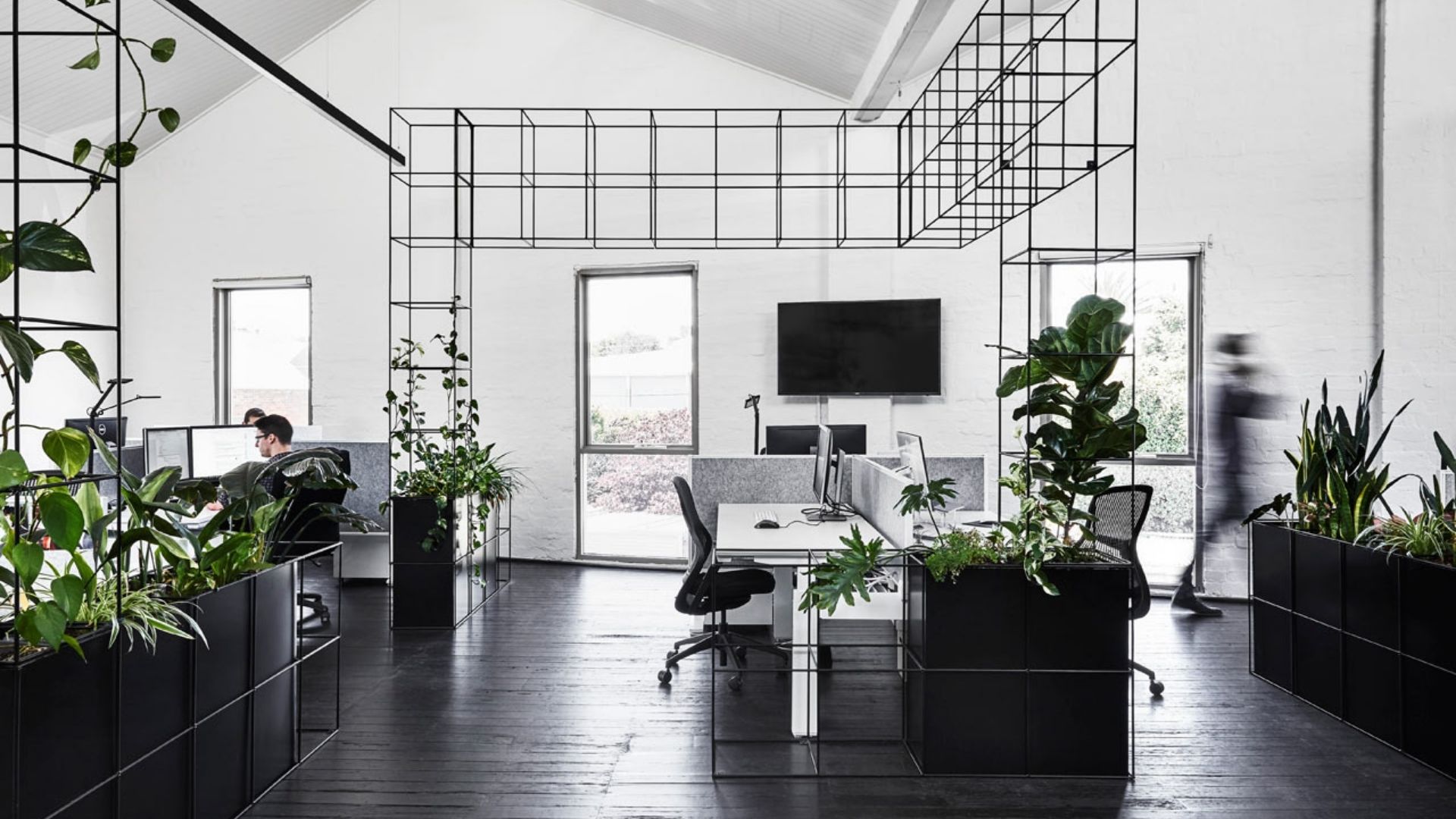 Candle Fox HQ - Thiết kế văn phòng với tone trắng và đen đầy sức hút
