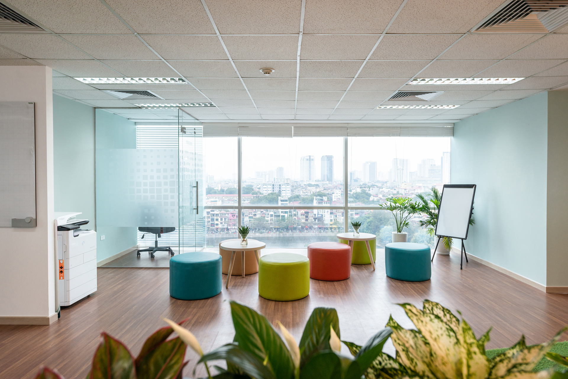 Sử dụng ánh sáng tự nhiên trong thiết kế văn phòng - Thiết kế và thi công bởi ICADVietnam