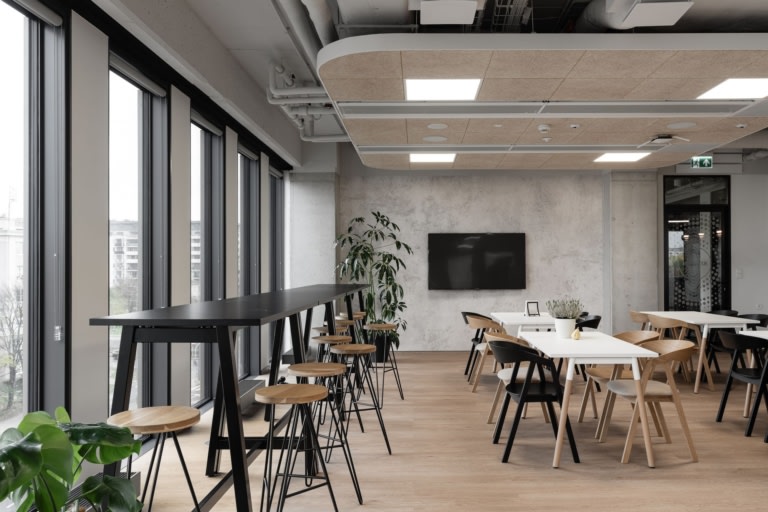 Phong cách thiết kế mở của văn phòng Tập đoàn Lingaro – Warsaw tăng sự gắn kết với nhân viên
