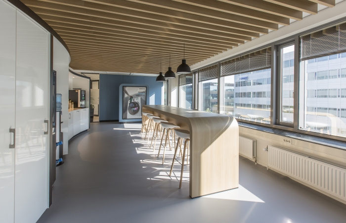 Cách bố trí pantry trong thiết kế văn phòng công ty công nghệ kiểu mới - Trụ sở Samsung tại Schiphol
