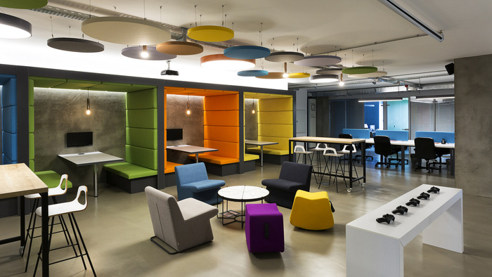 Không gian làm việc đa màu tại Gri Creative Offices – Istanbul nhằm kích thích sự sáng tạo của nhân viên