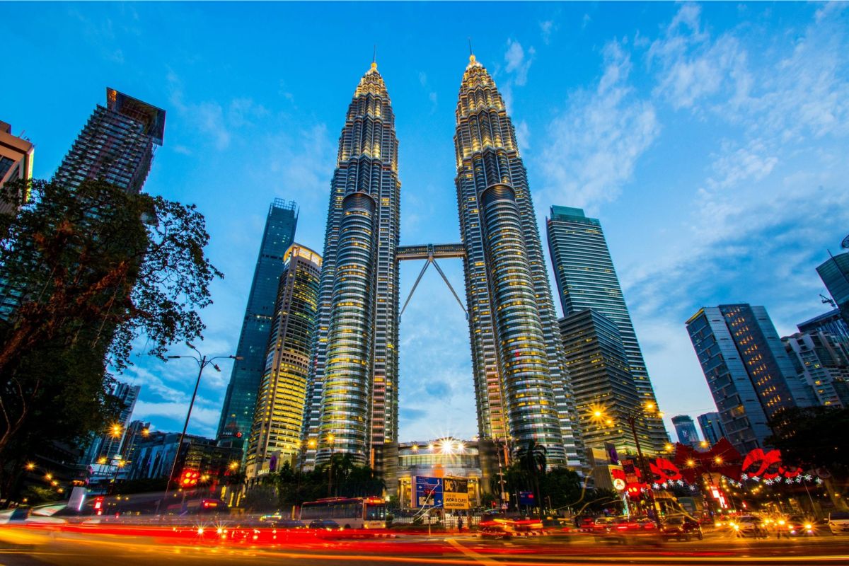 petronas-twin-towers-la-gi